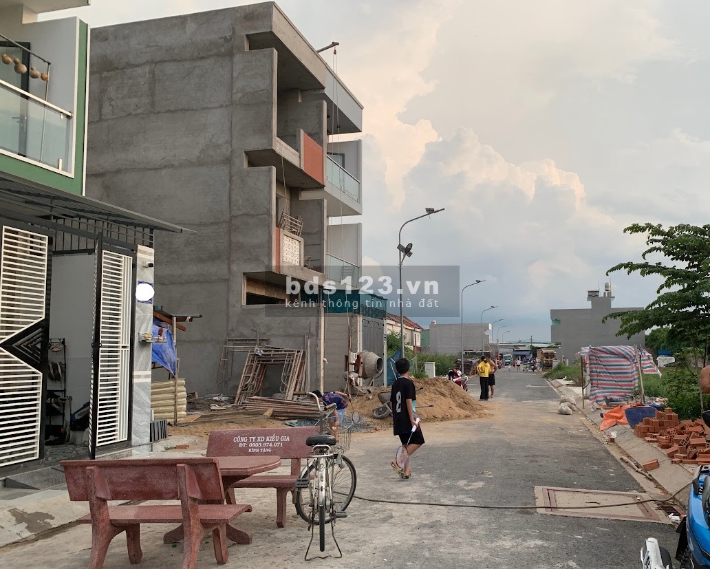 (Thủ Đức) bán đất phân lô hxh 8m Ngô Chí Quốc 130m2 (8x16), 6.4tỷ (TL).