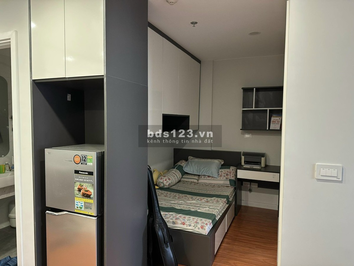 Cho thuê căn hộ 1PN+1 full nội thất đẹp, View bể bơi thoáng đãng giá 8tr rẻ nhất Vinhomes Smart City