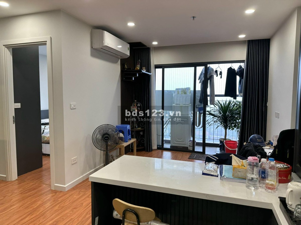Cho thuê căn hộ 1PN+1 full nội thất đẹp, View bể bơi thoáng đãng giá 8tr rẻ nhất Vinhomes Smart City