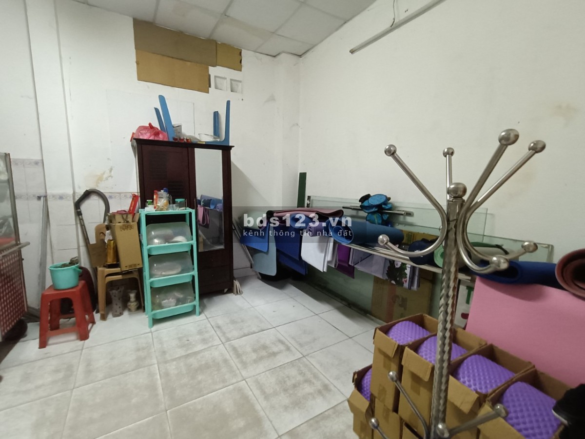 Mặt bằng kinh doanh mọi ngành nghề, 6X25, tiện setup, đường cực đông