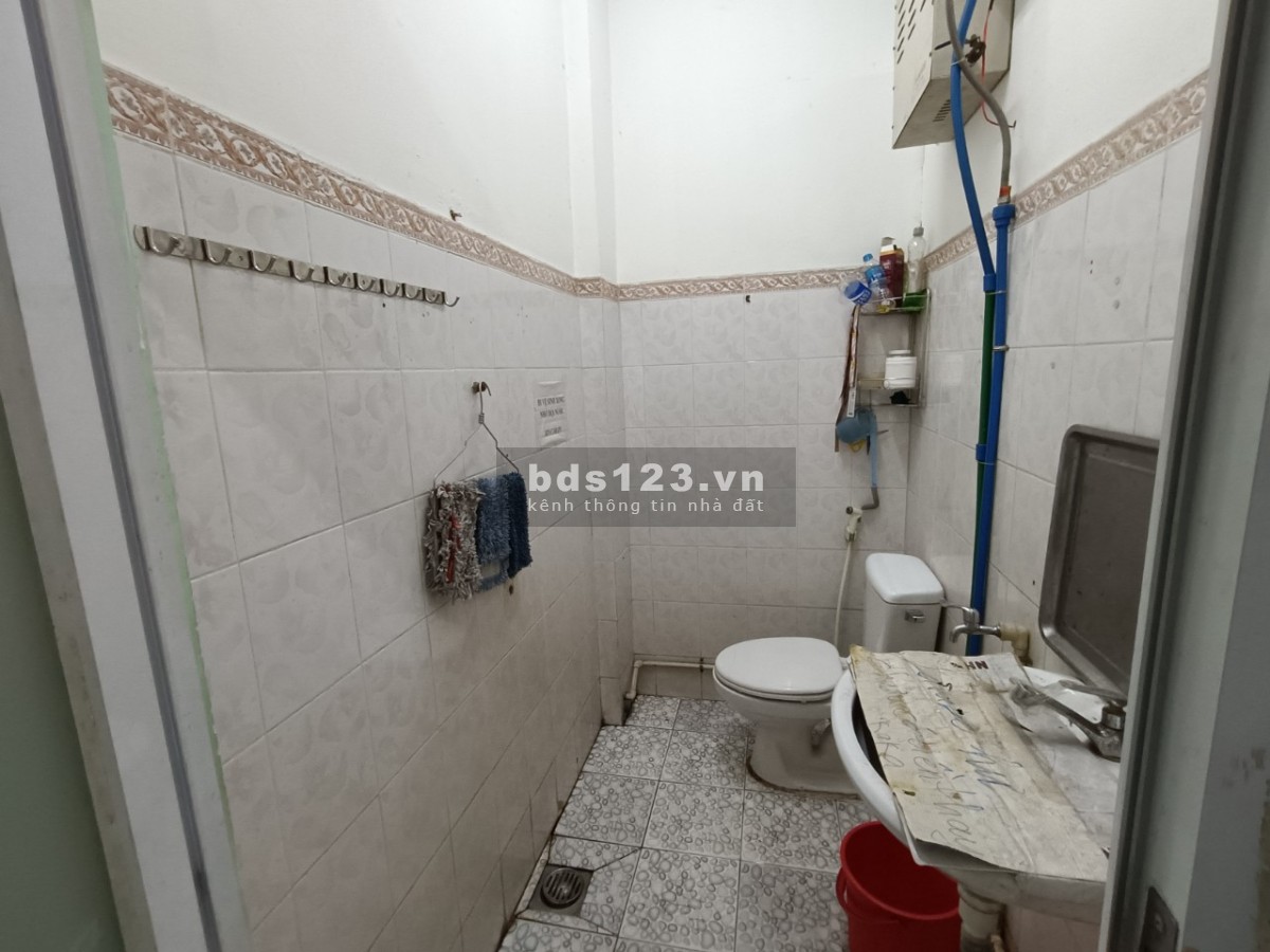 Mặt bằng kinh doanh mọi ngành nghề, 6X25, tiện setup, đường cực đông