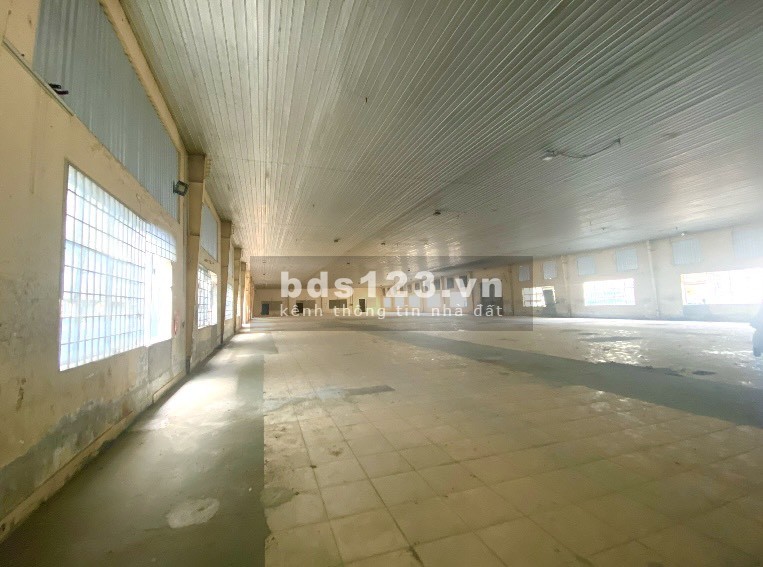 Kho giá rẻ sát sân bay TSN 300m2, 400m2 - 1.800m2 lưu kho, kho mát, kho lạnh