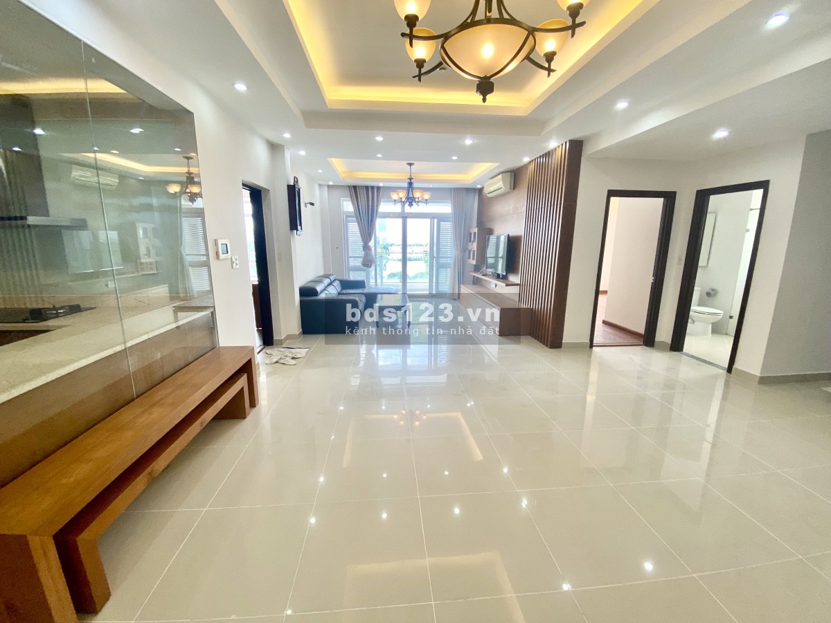 Siêu phẩm view sông - duplex Riverside Residence - 257m2 - 4PN - 5WC - 2 tầng. 50tr/th