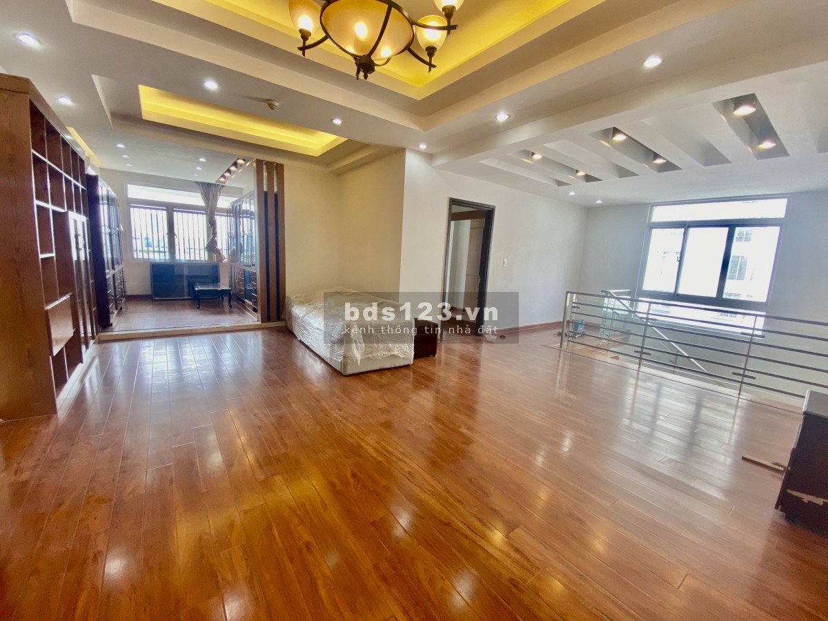 Siêu phẩm view sông - duplex Riverside Residence - 257m2 - 4PN - 5WC - 2 tầng. 50tr/th