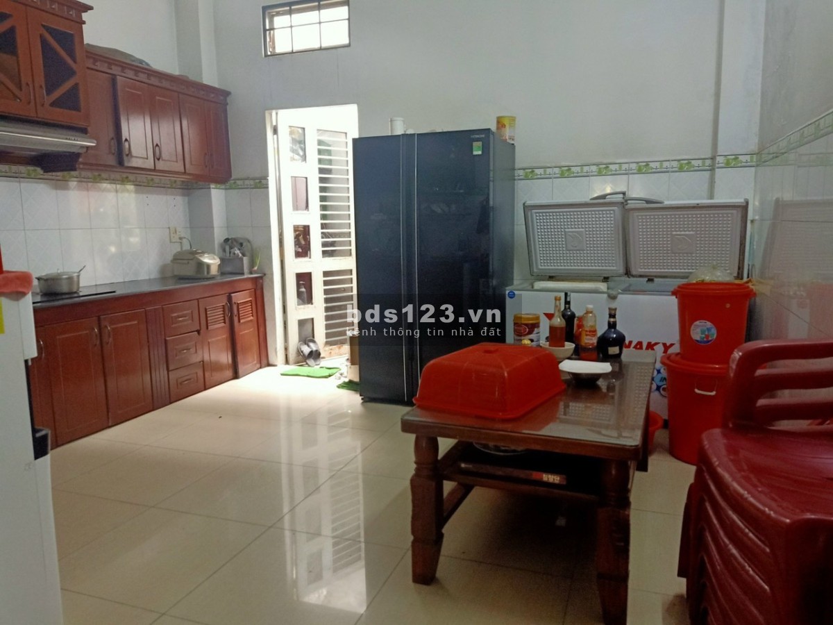 Nhà mặt tiền đường lớn, kinh doanh đa ngành nghề, 1 trệt 3 lầu, 5pn 3wc