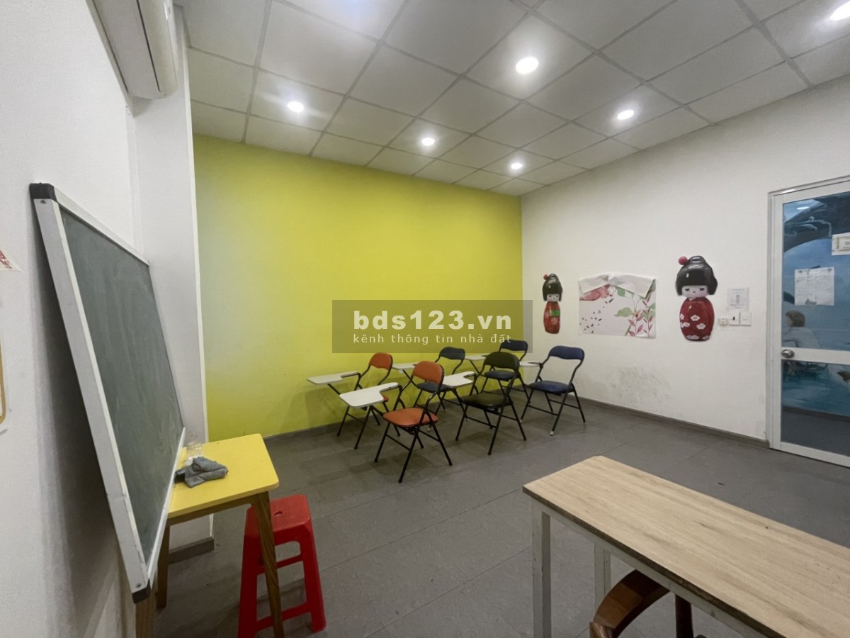 Sang trung tâm dạy học ngay làng ĐH Thủ Đức. DTSD 525m2, 12 phòng, khu sinh viên đông đúc.