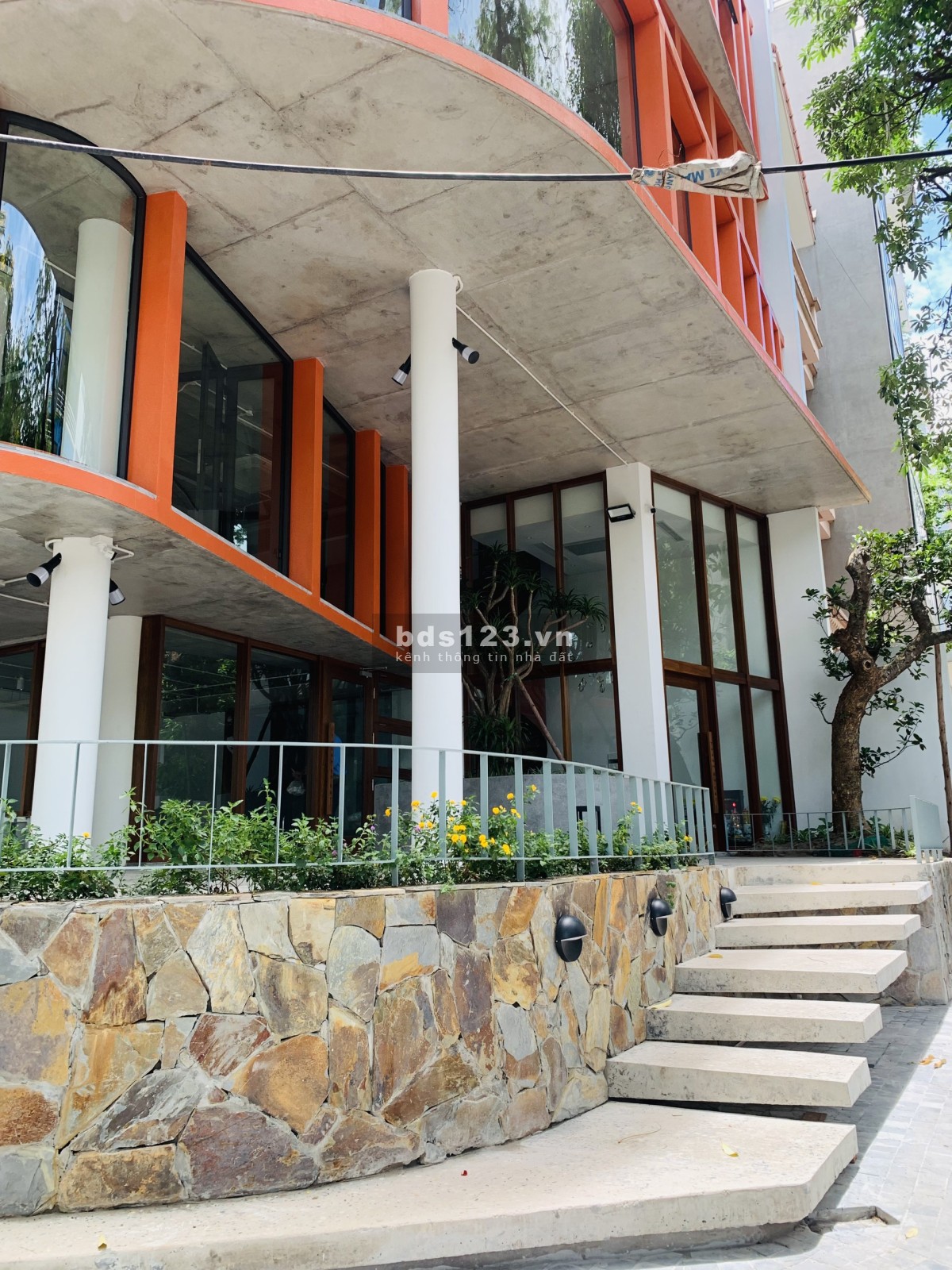 Chính chủ cho thuê cafe tầng 1 và văn phòng tầng 4,5,6