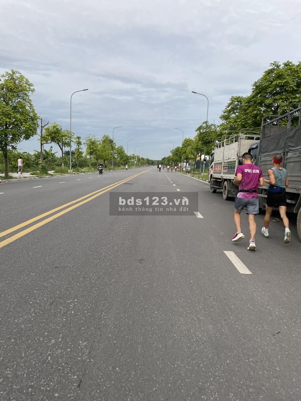 Bán nhanh 75M2 đất đấu giá vỉa hè 2M gần cầu Vĩnh Tuy giá 10 tỷ có TL