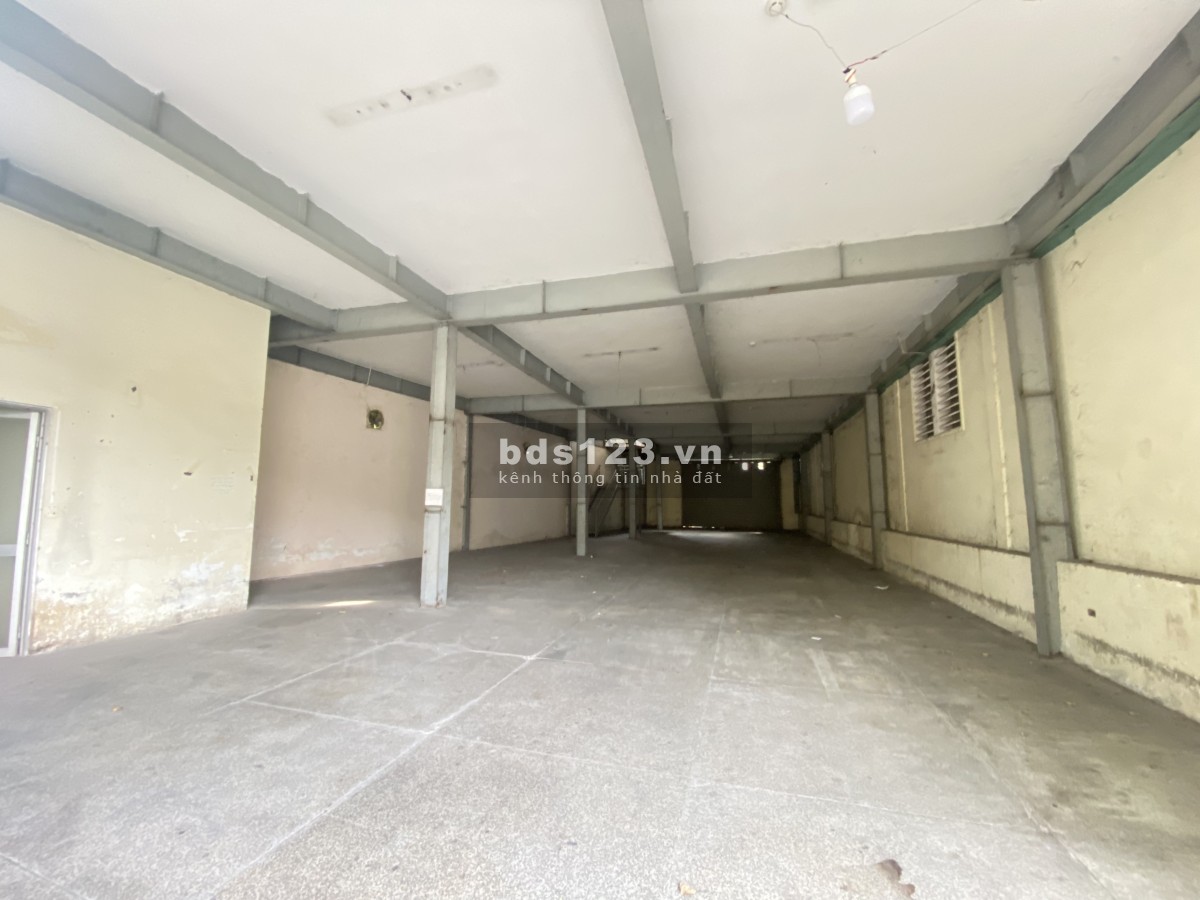 Kho sân bay 2000m2 ( có cắt lẻ ). Đa ngành nghề: lưu kho thực phẩm, mỹ phẩm, Vp ...
