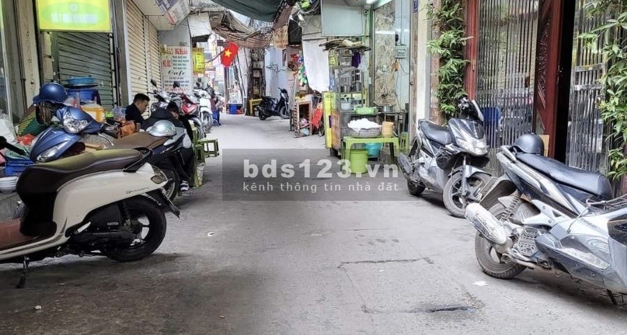 Nhà phố Bạch Mai - Bán đất - Tặng nhà 4 tầng