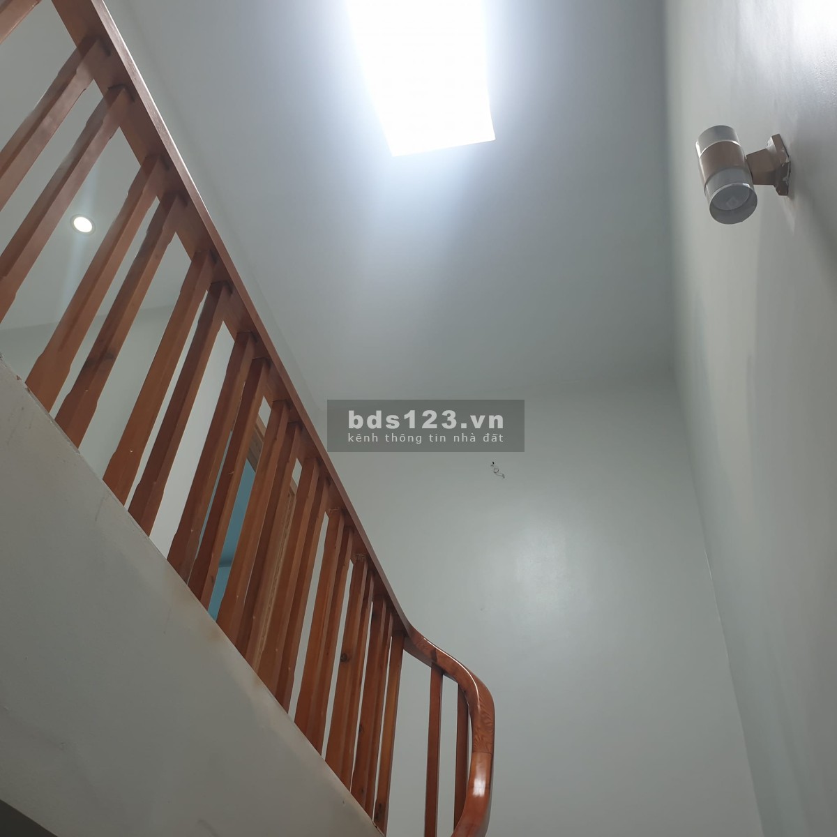 2 tỷ 220 khẩu Hà Nội.- Diện tích: 43m2 - MT: 6m - Dài 7m - Liên hệ 24/24: 0963-834-581