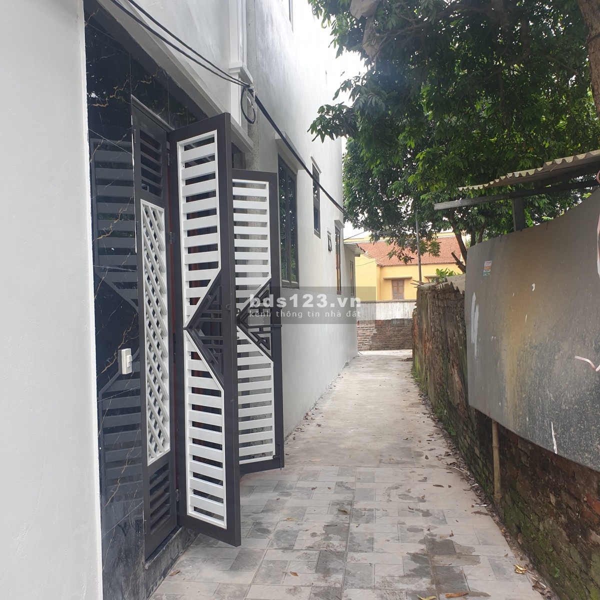 2 tỷ 220 khẩu Hà Nội.- Diện tích: 43m2 - MT: 6m - Dài 7m - Liên hệ 24/24: 0963-834-581