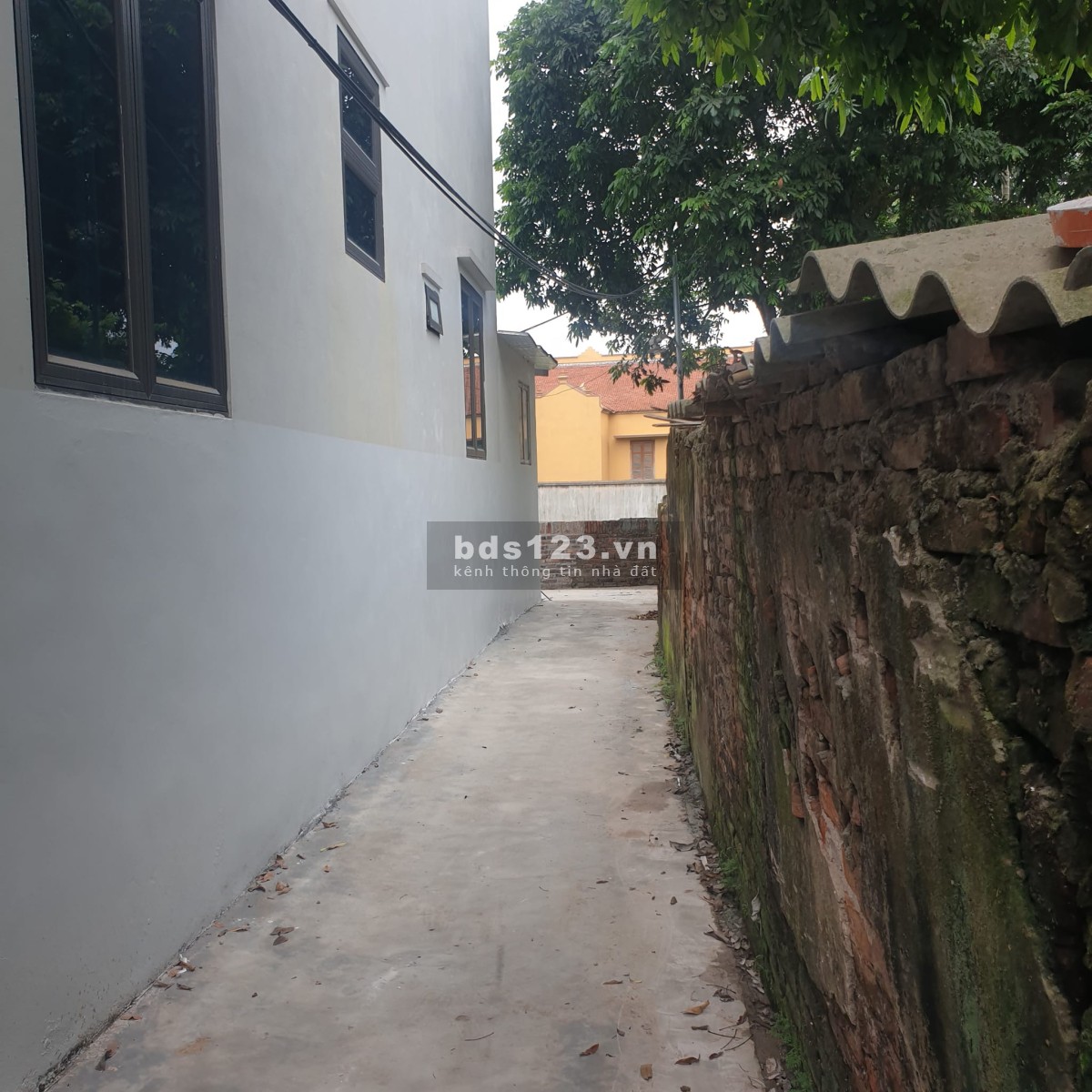 2 tỷ 220 khẩu Hà Nội.- Diện tích: 43m2 - MT: 6m - Dài 7m - Liên hệ 24/24: 0963-834-581