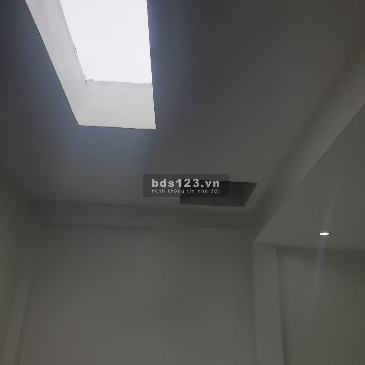 2 tỷ 220 khẩu Hà Nội.- Diện tích: 43m2 - MT: 6m - Dài 7m - Liên hệ 24/24: 0963-834-581