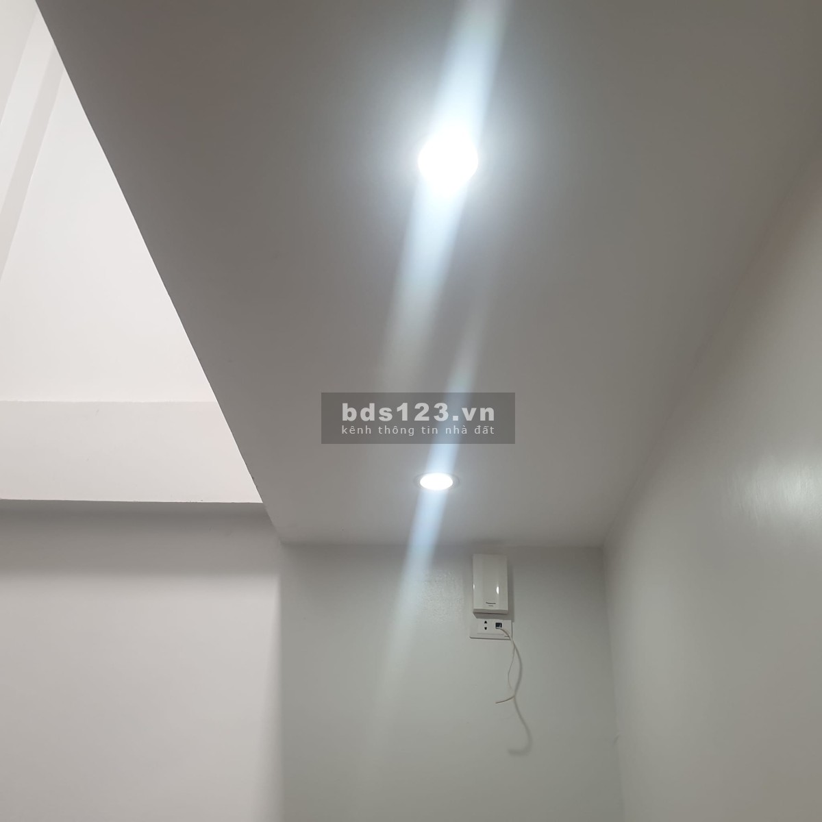 2 tỷ 220 khẩu Hà Nội.- Diện tích: 43m2 - MT: 6m - Dài 7m - Liên hệ 24/24: 0963-834-581