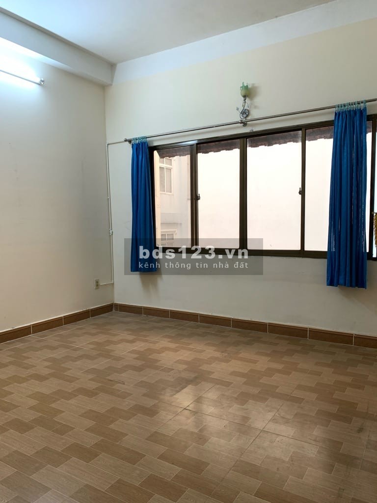 Bán nahf chính chủ CMT8 xe hơi đỗ cửa 31M, 4 tầng, BTCT, 4 PN 6.6 tỷ
