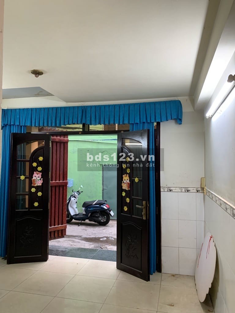 Bán nahf chính chủ CMT8 xe hơi đỗ cửa 31M, 4 tầng, BTCT, 4 PN 6.6 tỷ