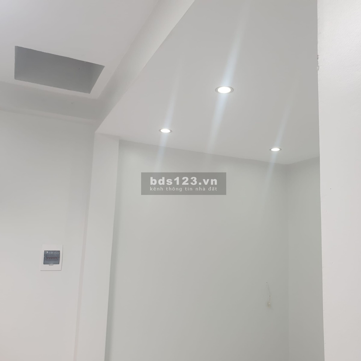 2 tỷ 220 khẩu Hà Nội.- Diện tích: 43m2 - MT: 6m - Dài 7m - Liên hệ 24/24: 0963-834-581