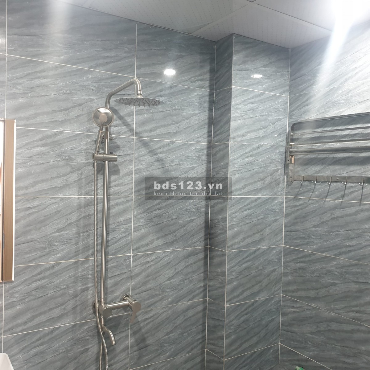 2 tỷ 220 khẩu Hà Nội.- Diện tích: 43m2 - MT: 6m - Dài 7m - Liên hệ 24/24: 0963-834-581