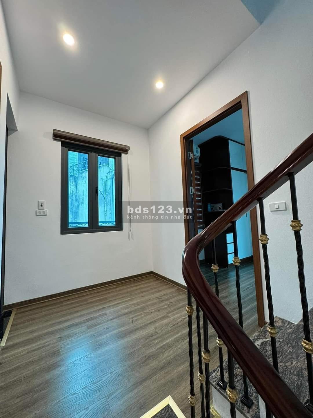 Lô góc phố Xuân Diệu quận Tây Hồ nhà 5 tầng 34M2, giá 6
