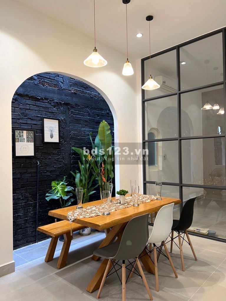 Chính chủ bán căn 58mv,3 tầng, đang cho thuê 13tr/1th, xe hơi đỗ cửa, 10m ra Trần Xuân Soạn.