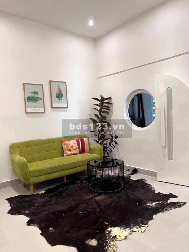 Chính chủ bán căn 58mv,3 tầng, đang cho thuê 13tr/1th, xe hơi đỗ cửa, 10m ra Trần Xuân Soạn.