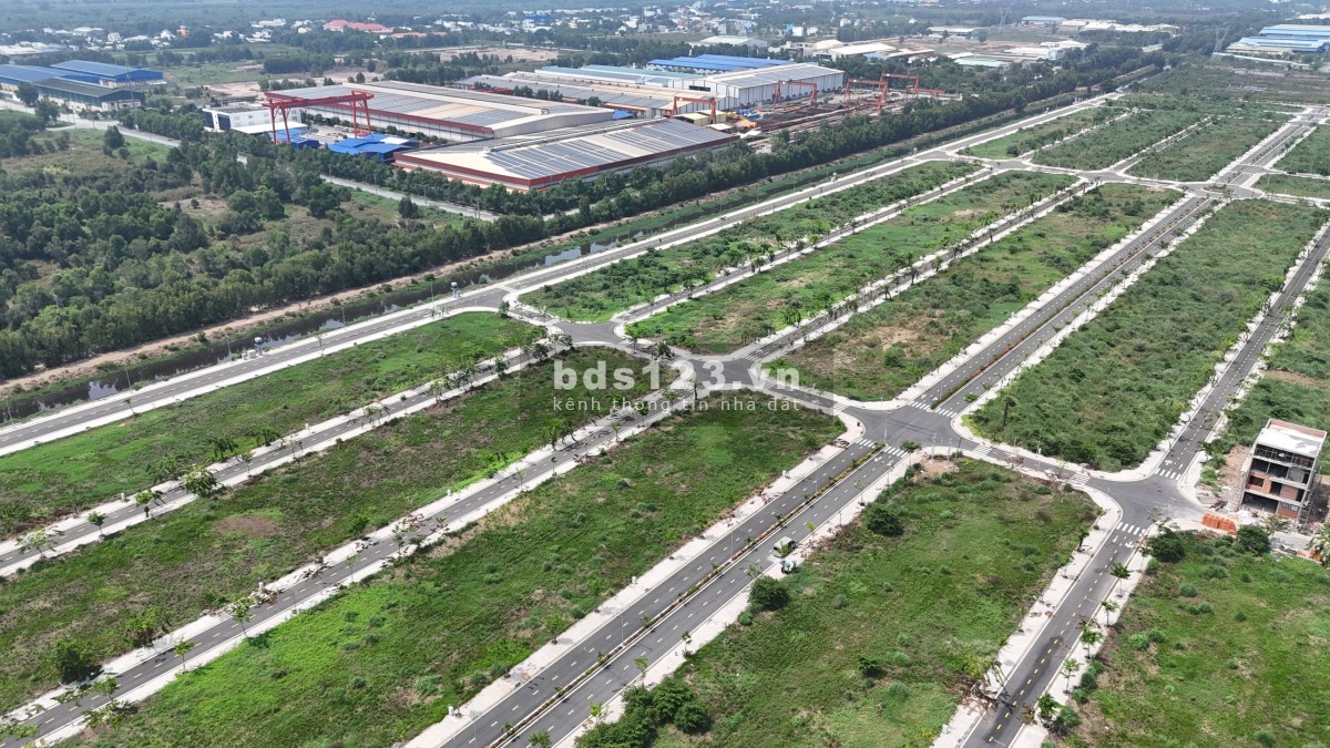 Đất thổ cư nằm sát Sài Gòn-Ngay đầu Đức Hòa Đông, chỉ cách Bình Chánh 20m!!!