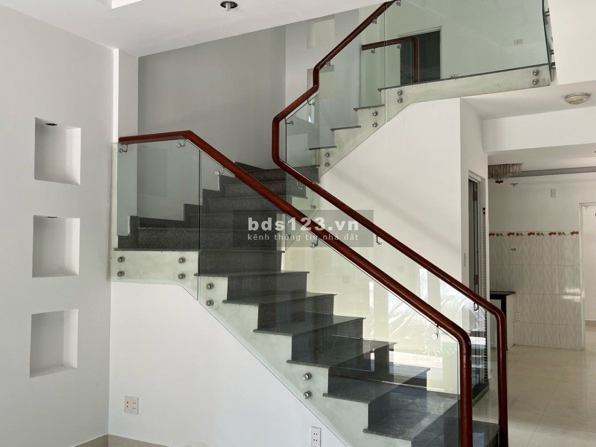 Cho thuê nhà 2 MẶT TIỀN số 10 Nguyễn Thiếp, P. An Hải Tây, Sơn Trà, Đà Nẵng