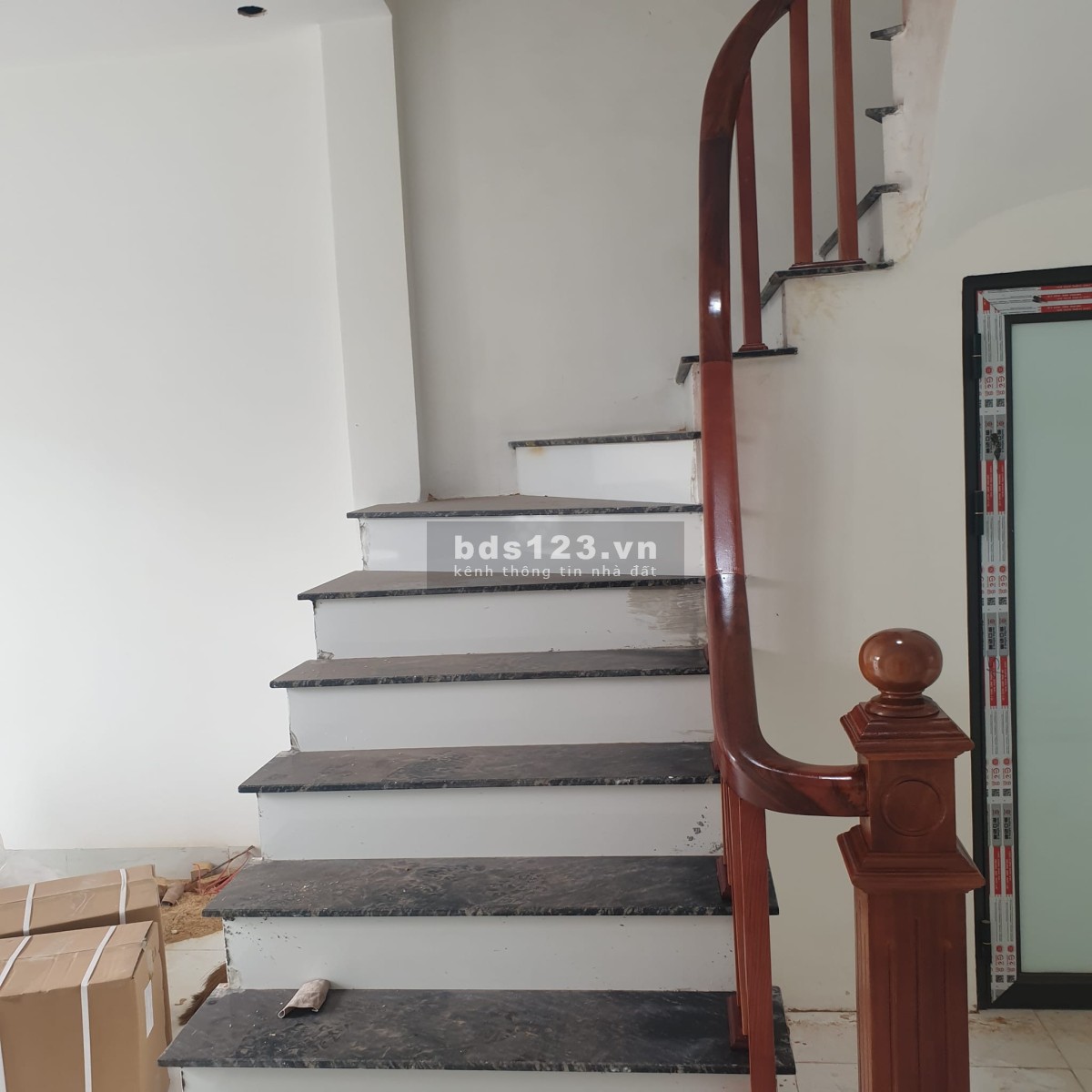 2 tỷ 200 có ngay khẩu Hà Nội.- Diện Tích: 40m2- Thiết kế : 3,5 tầng