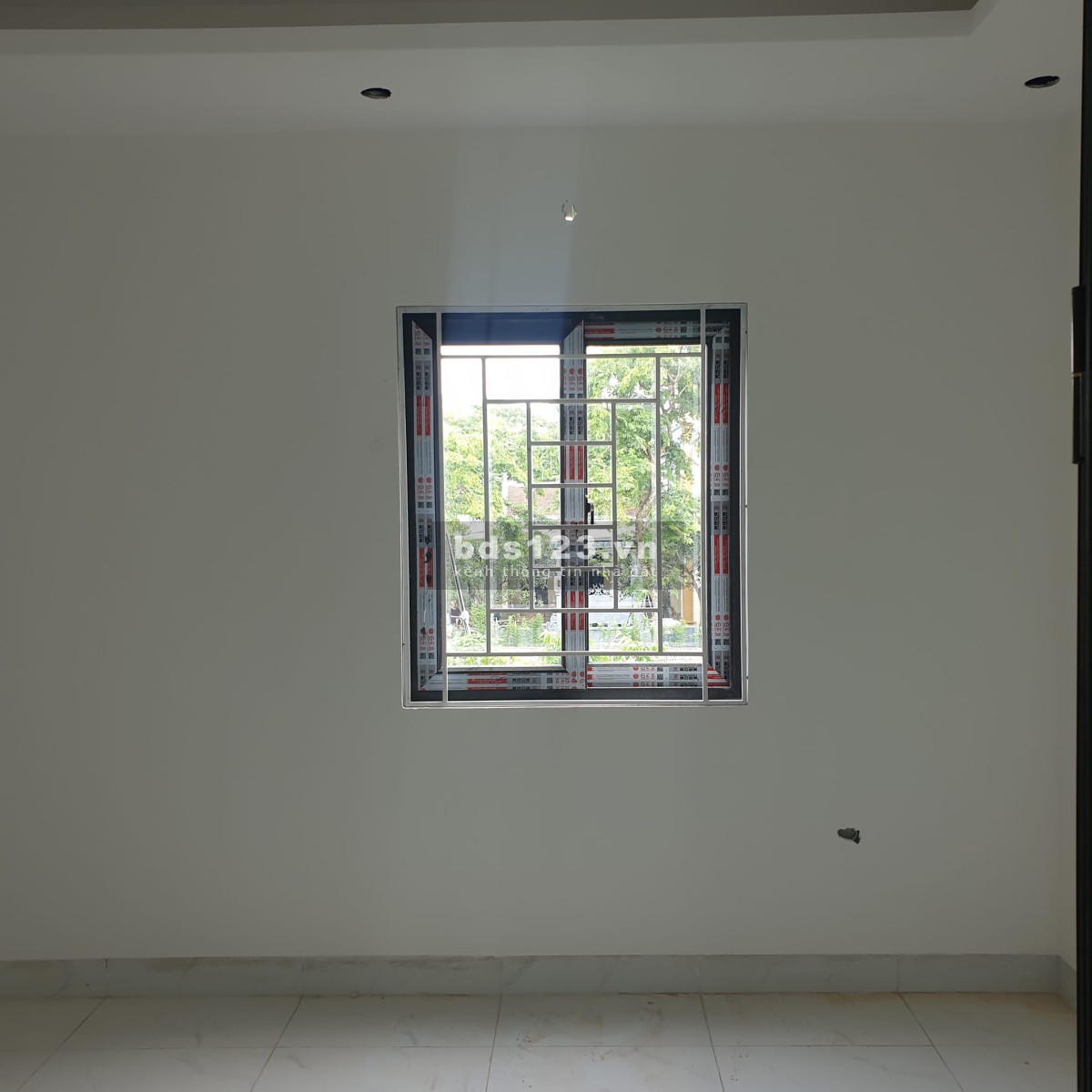 2 tỷ 200 có ngay khẩu Hà Nội.- Diện Tích: 40m2- Thiết kế : 3,5 tầng