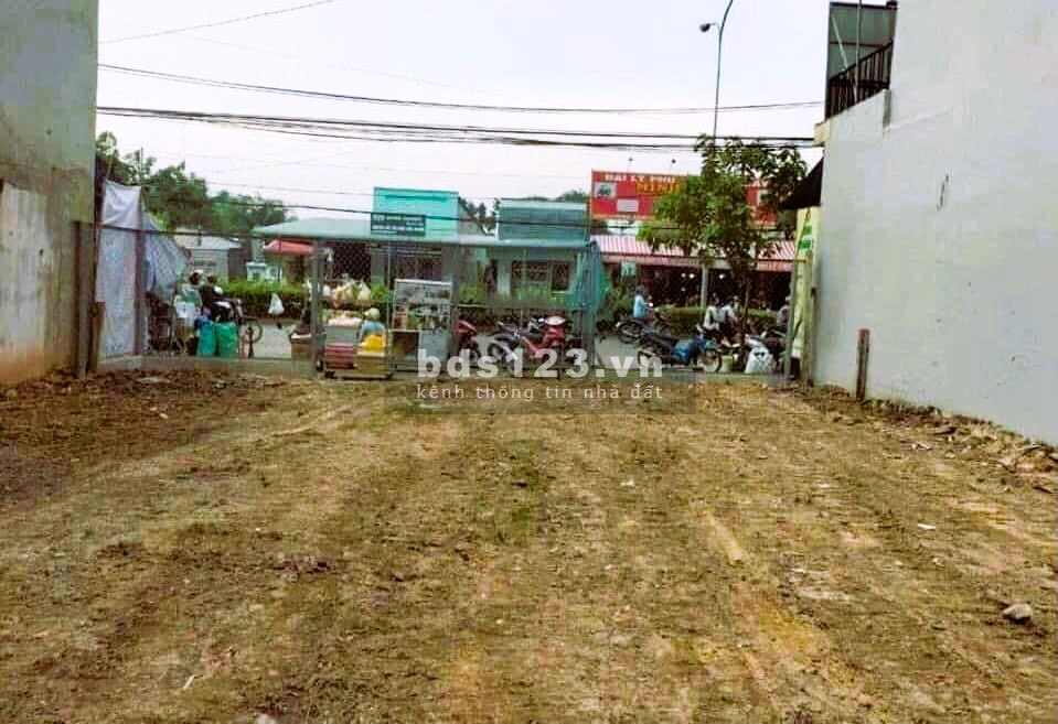 Chính chủ cần bán lô đất 200m2 kế bên chợ Bàu Bàng-Bình Dương giá 400tr