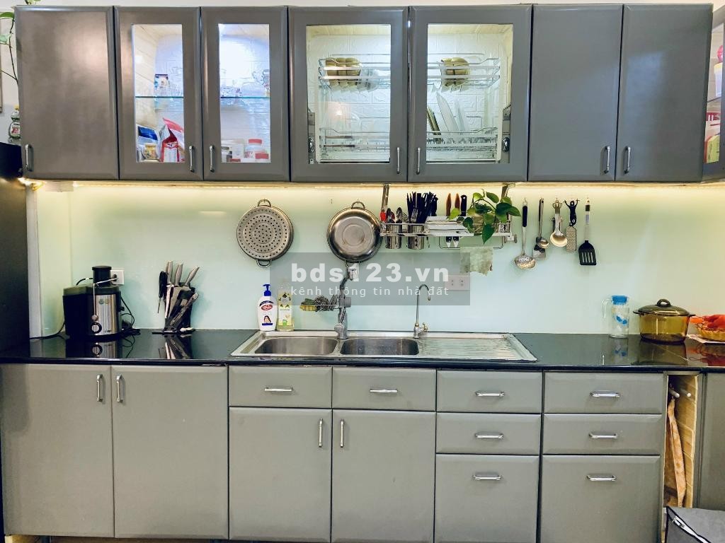 Bát Khối vị trí đắt địa, gara ô tô, 97M2 - 12.5 tỷ