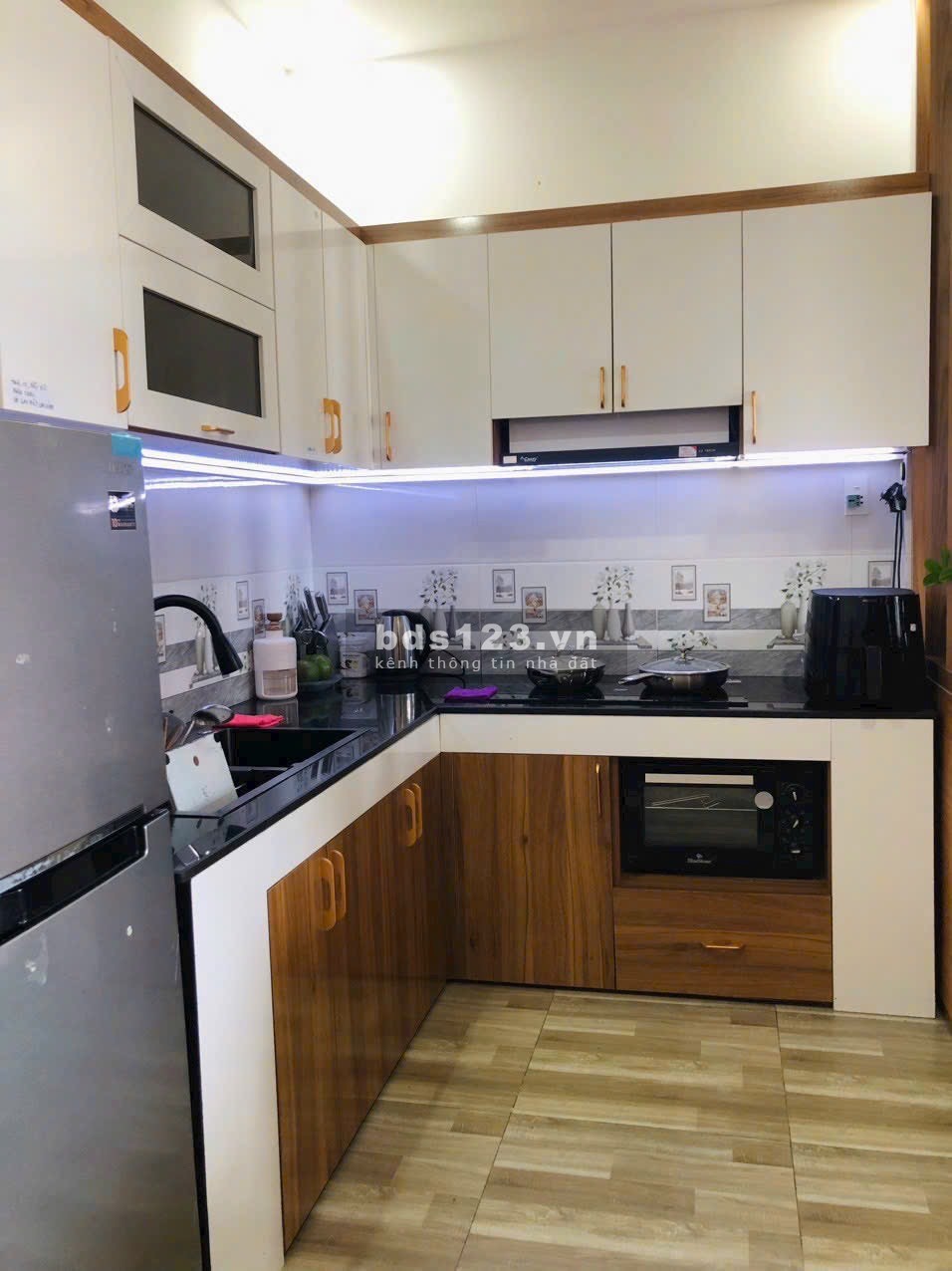 Cần bán nhà trệt lửng phường Tân An dt 119,6m2, thổ cư 60m2, giá 2.7 tỷ, lh 0384329615 Luyến