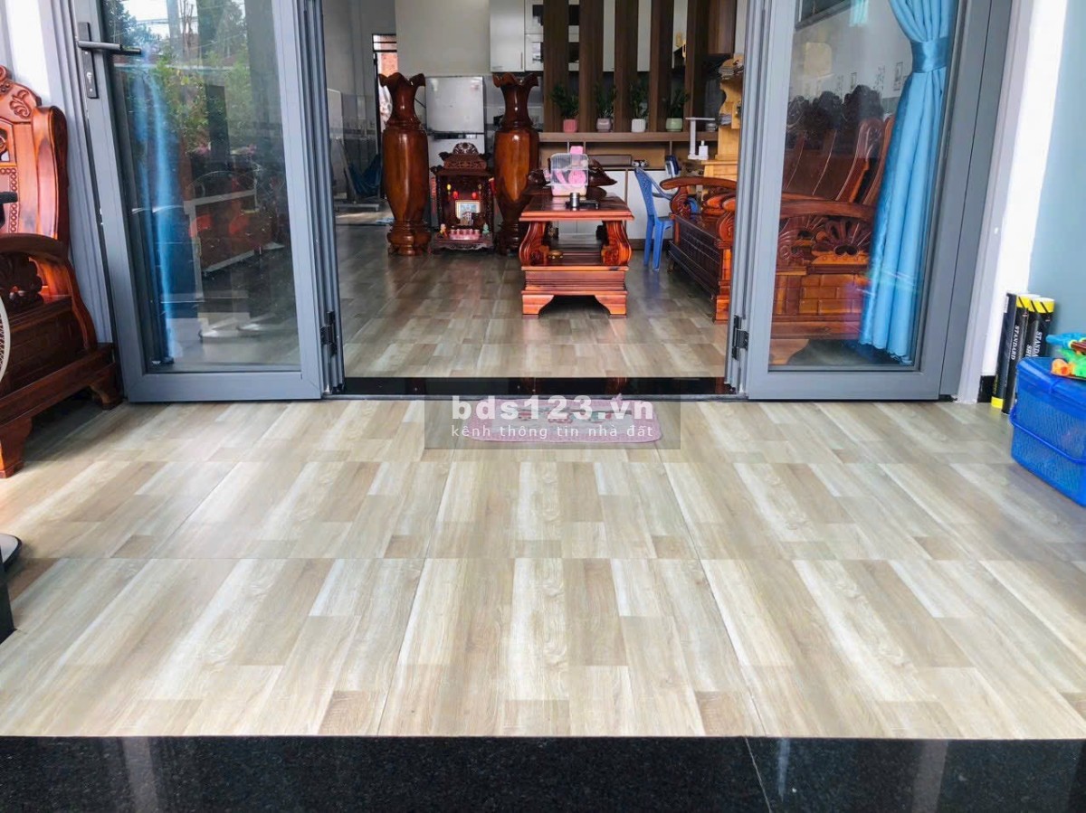 Cần bán nhà trệt lửng phường Tân An dt 119,6m2, thổ cư 60m2, giá 2.7 tỷ, lh 0384329615 Luyến