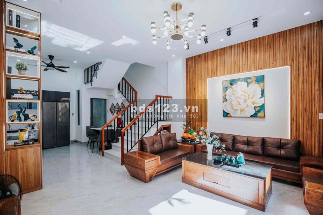 Chính chủ cần bán gấp nhà 4 Tầng 4 mê full nội thất tại Hòa Cường Bắc, Hải Châu