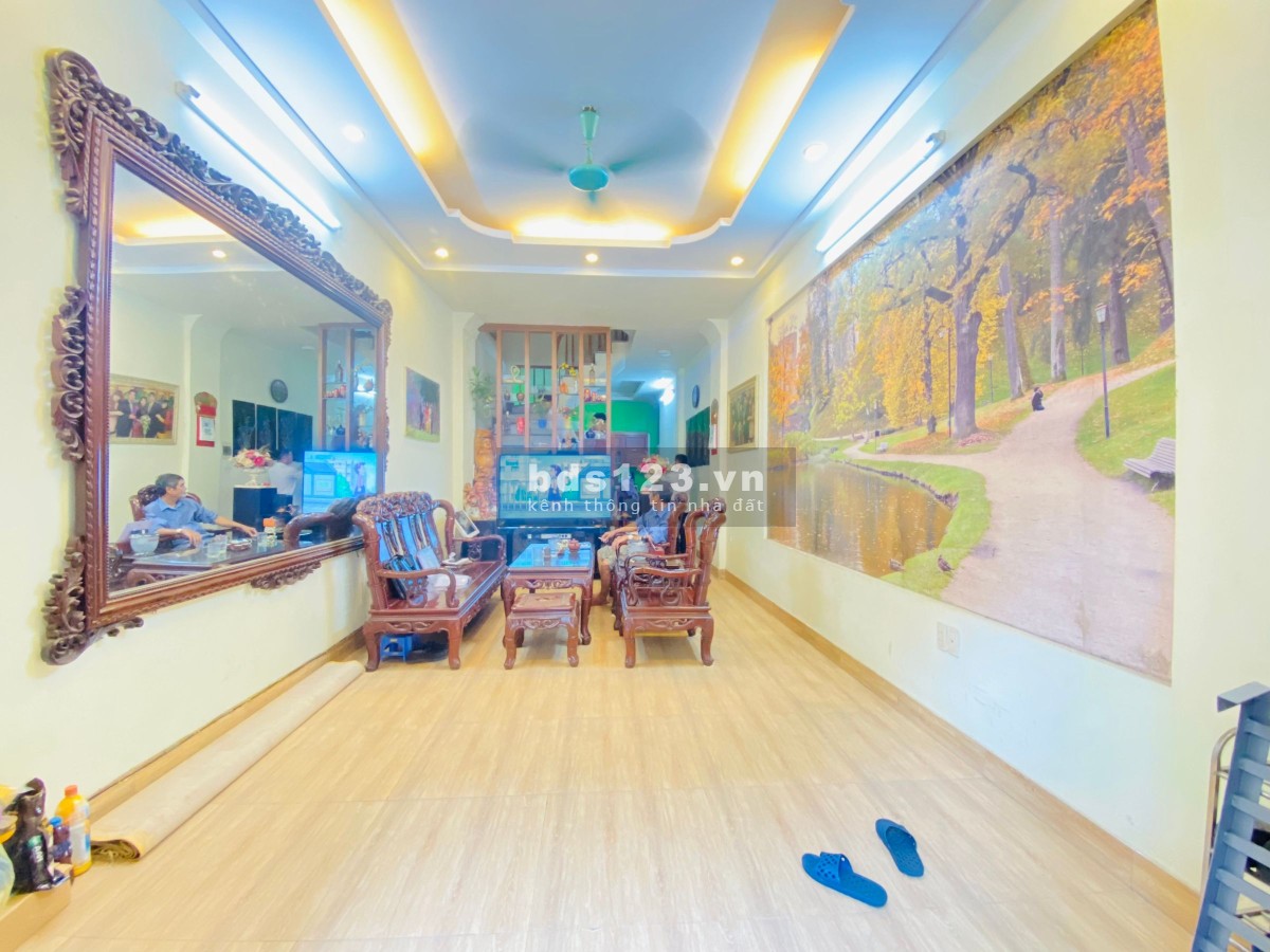 Bán nhà đẹp Trương Định, nở hậu, ngõ kinh doanh giá chỉ 5.5 tỷ