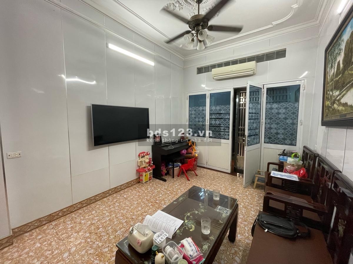 Bán nhà phố Nguyễn Lương Bằng - 7M ra ô tô tránh - 30M ra mặt phố, 42M 3 tầng, MT 3.6 giá 10.9 tỷ