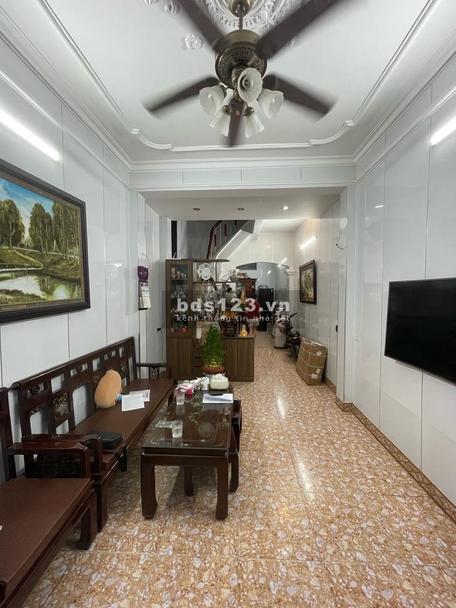 Bán nhà phố Nguyễn Lương Bằng - 7M ra ô tô tránh - 30M ra mặt phố, 42M 3 tầng, MT 3.6 giá 10.9 tỷ