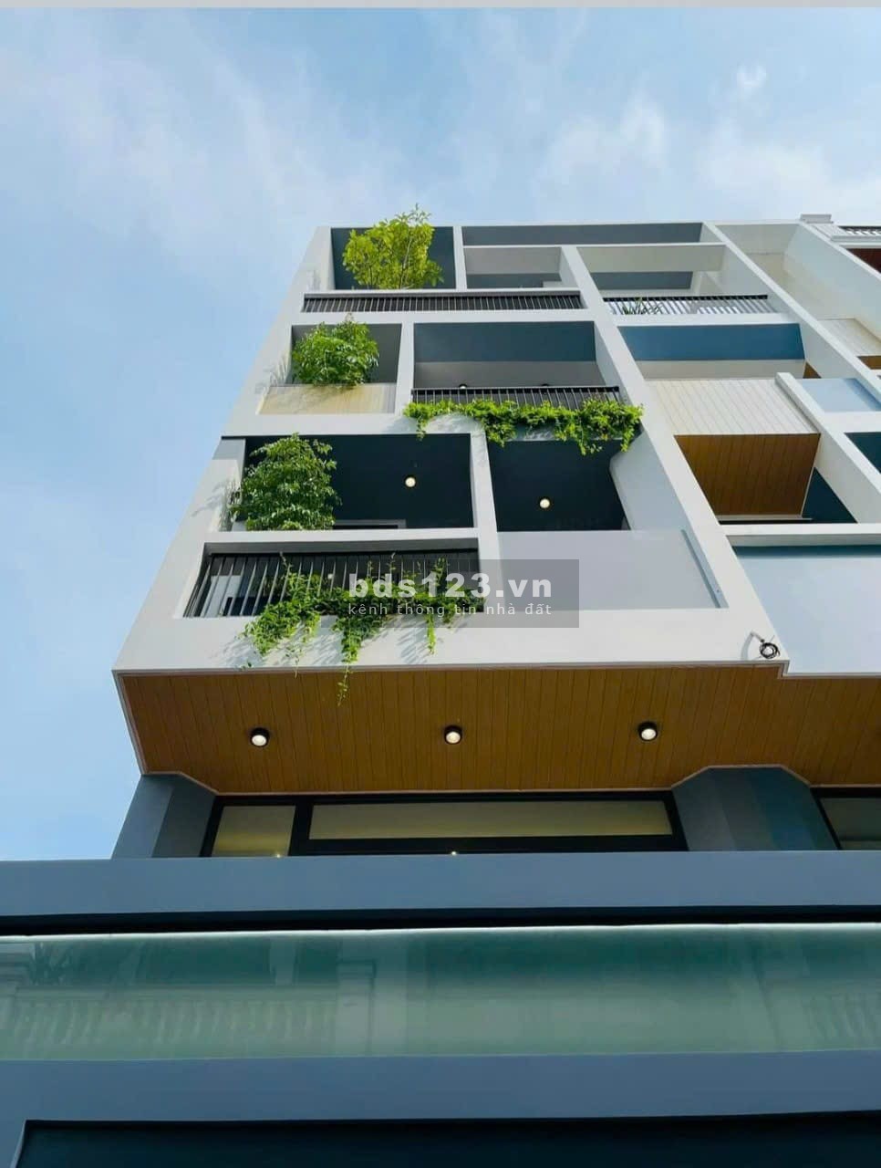 PHÂN LÔ VIP - HOÀNG TRỌNG MẬU - 7 CHỖ VÀO NHÀ - 2 MẶT THOÁNG – 84M2 – 8.5 TỶ