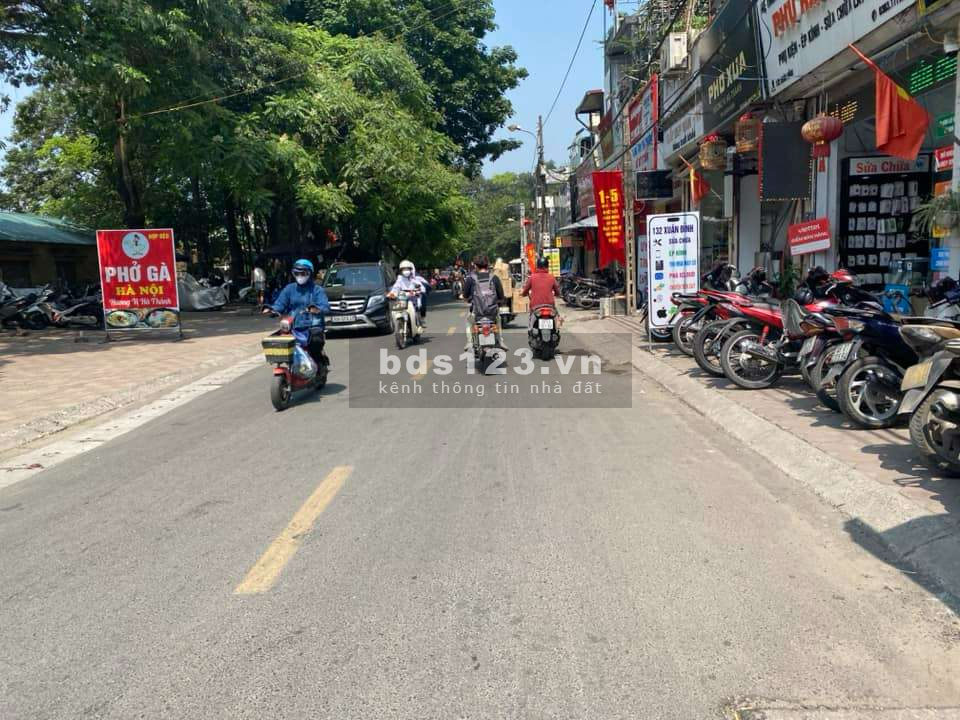 Bán nhà mặt phố Đ. Xuân Đỉnh. 136m2. 200tr/m