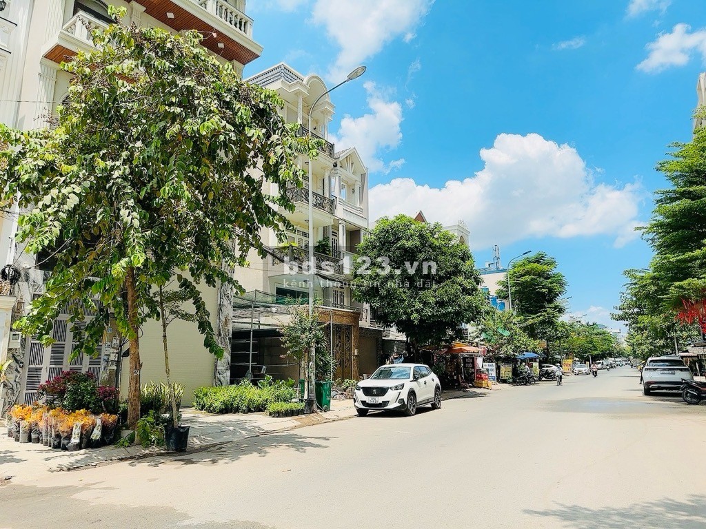 CHDV MẶT TIỀN 8 TẦNG HẦM - THANG MÁY - 36 PHÒNG - 7.8M x 22M - NGAY EMART 2 GÒ VẤP CHỈ 3x TỶ