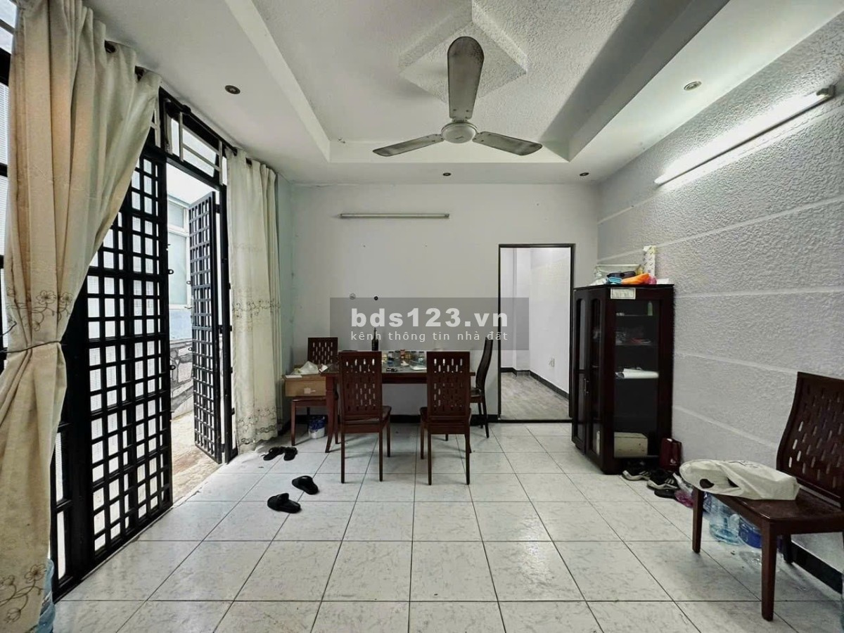 Bán nhà Hoàng Hoa Thám, Phú Nhuận, 43M, 2 tầng, mặt tiền 11M, 3PN 3WC, 5.5 tỷ