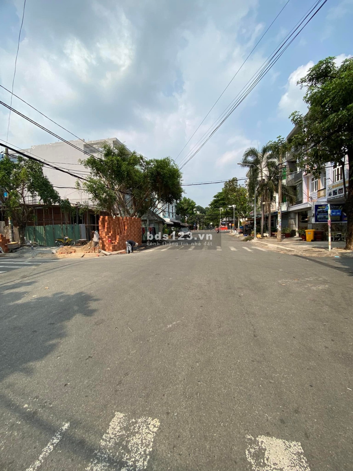 Bán nhà MT đường Số 5, khu Tên Lửa gần Aeon Mall, 5 x 22.5m, 3.5 tấm, giá 13 tỷ, giá tốt