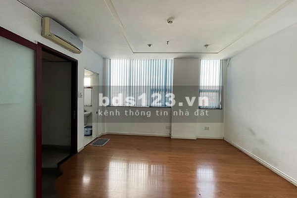 Văn Phòng 25m2, MT Lê Quang Định, Tiện Nghi, Nhiều Tiện Ích Xung Quanh
