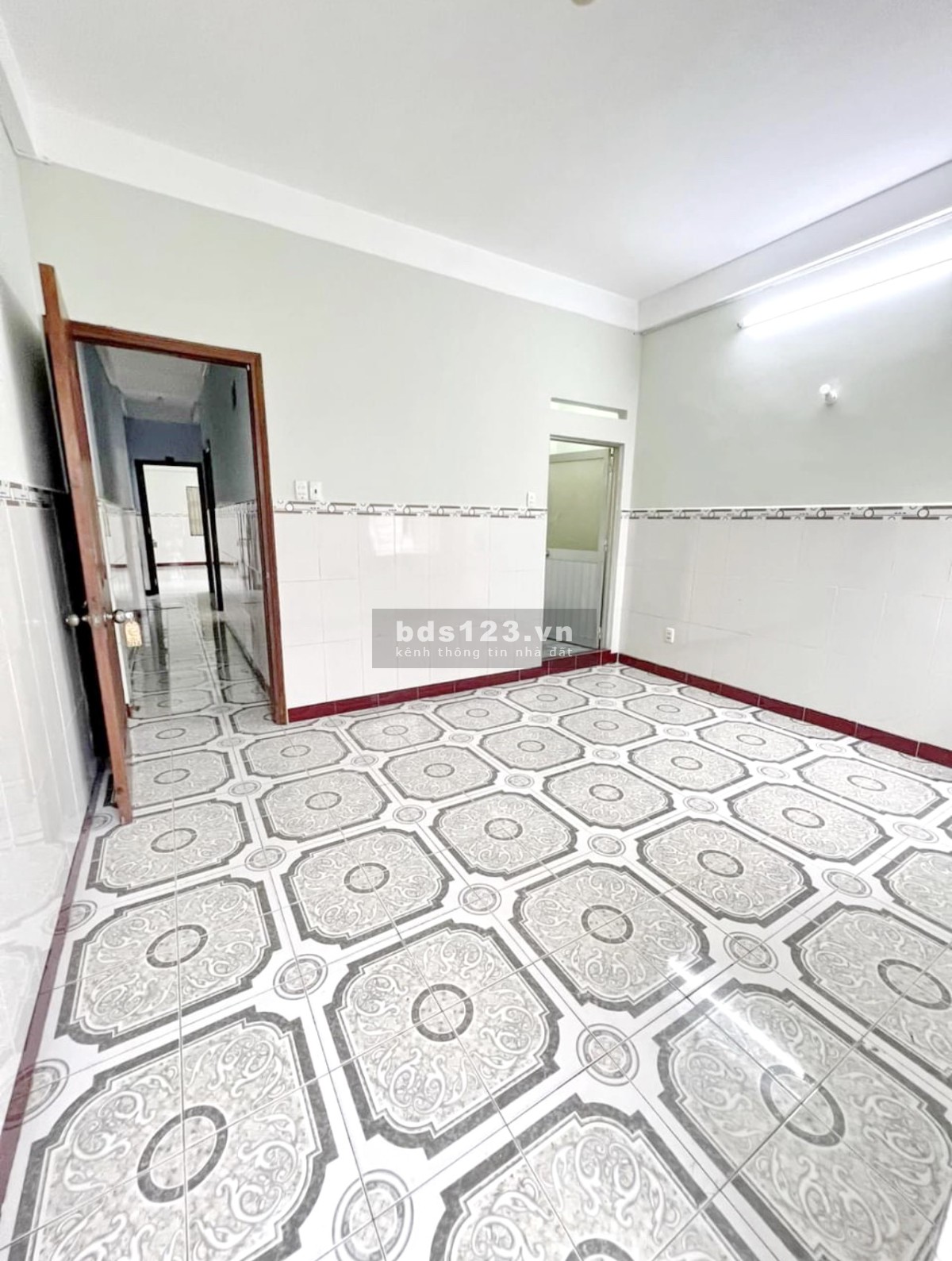 Còn trống 1 phòng 35m2 có bếp toilet, giờ giấc tự do, gần BX Quận 8 - LH: 0933862860 Sương