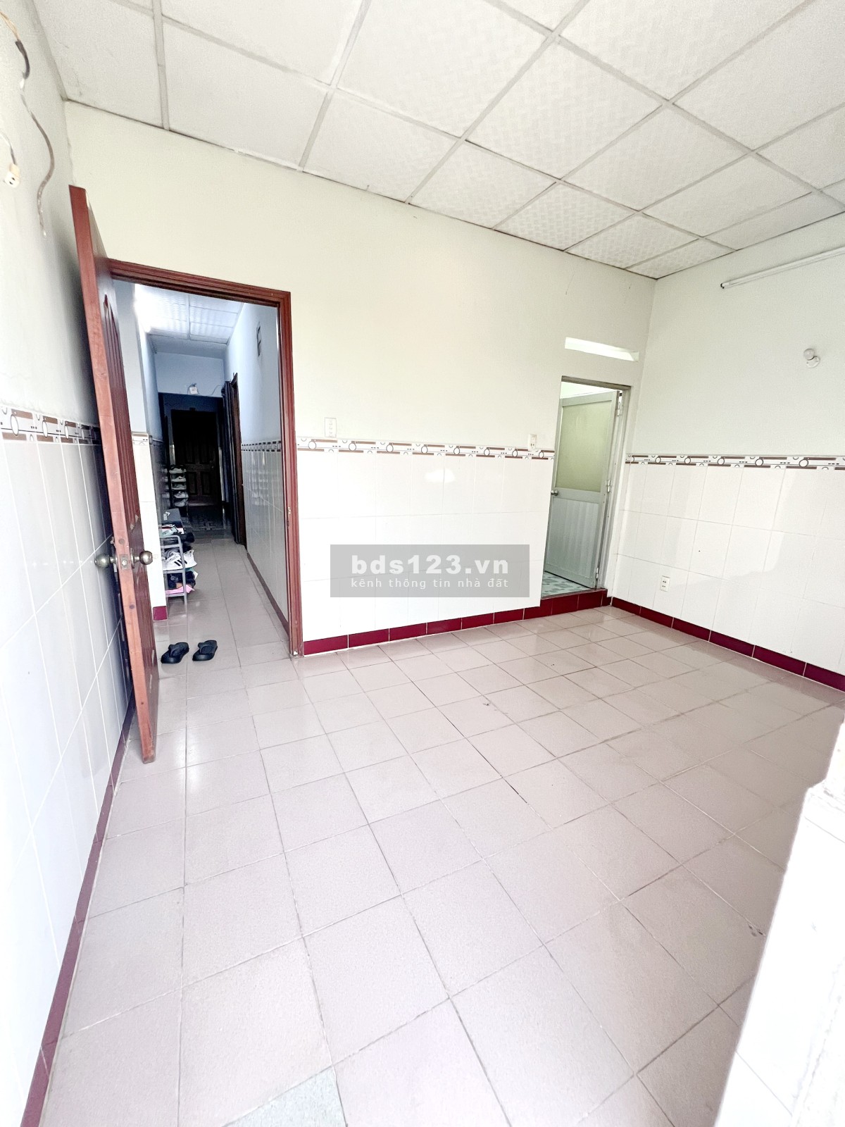 Còn trống 1 phòng 35m2 có bếp toilet, giờ giấc tự do, gần BX Quận 8 - LH: 0933862860 Sương