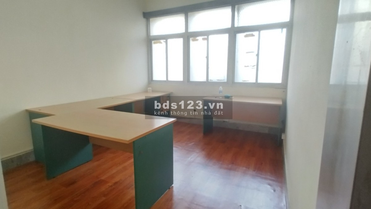 Cho thuê phòng 22m2 ở Láng Hạ. Điện rẻ 3400 mỗi số, làm việc 24h có bảo vệ.