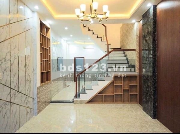 Bán nhà 2 tầng 80m2 cách mặt tiền Nguyễn Hữu Trí, Bình Chánh cách chợ Đệm 400m, giá 750 tr