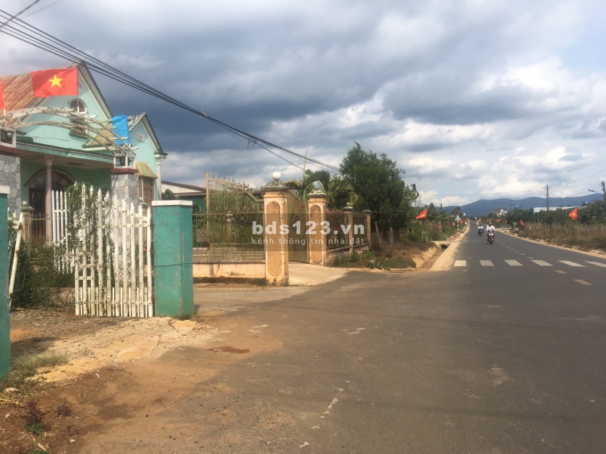 CẦN GẤP : Bán lô đất trục chính đường Liên Xã Hòa Ninh