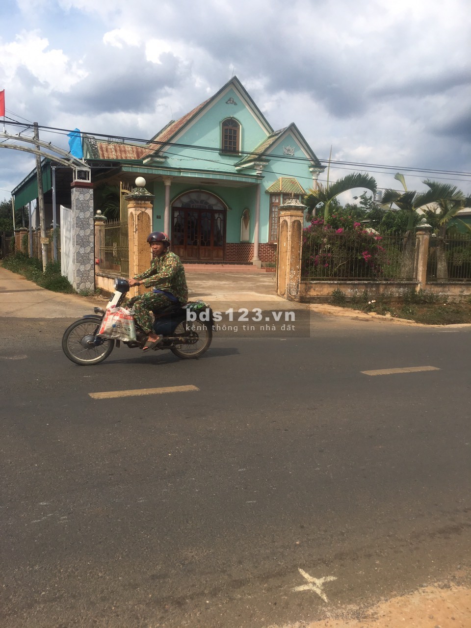 CẦN GẤP : Bán lô đất trục chính đường Liên Xã Hòa Ninh